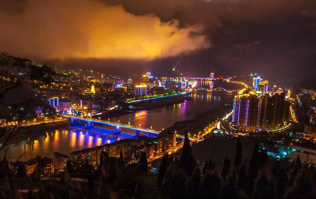 Qingtian bei Nacht